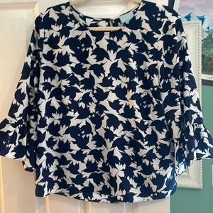 CeCe blue flower top with 3/4 bell sleeves size Large